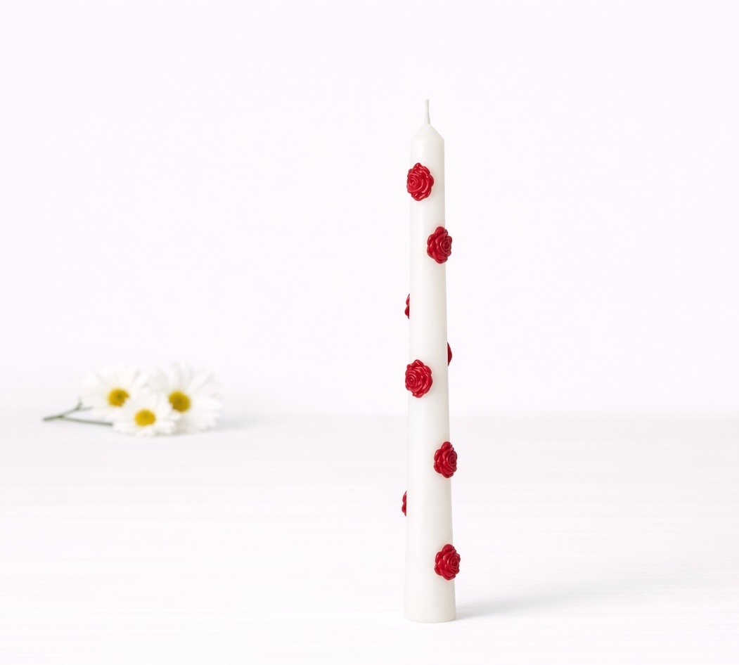 Λαμπάδα με κόκκινα τριαντάφυλλα